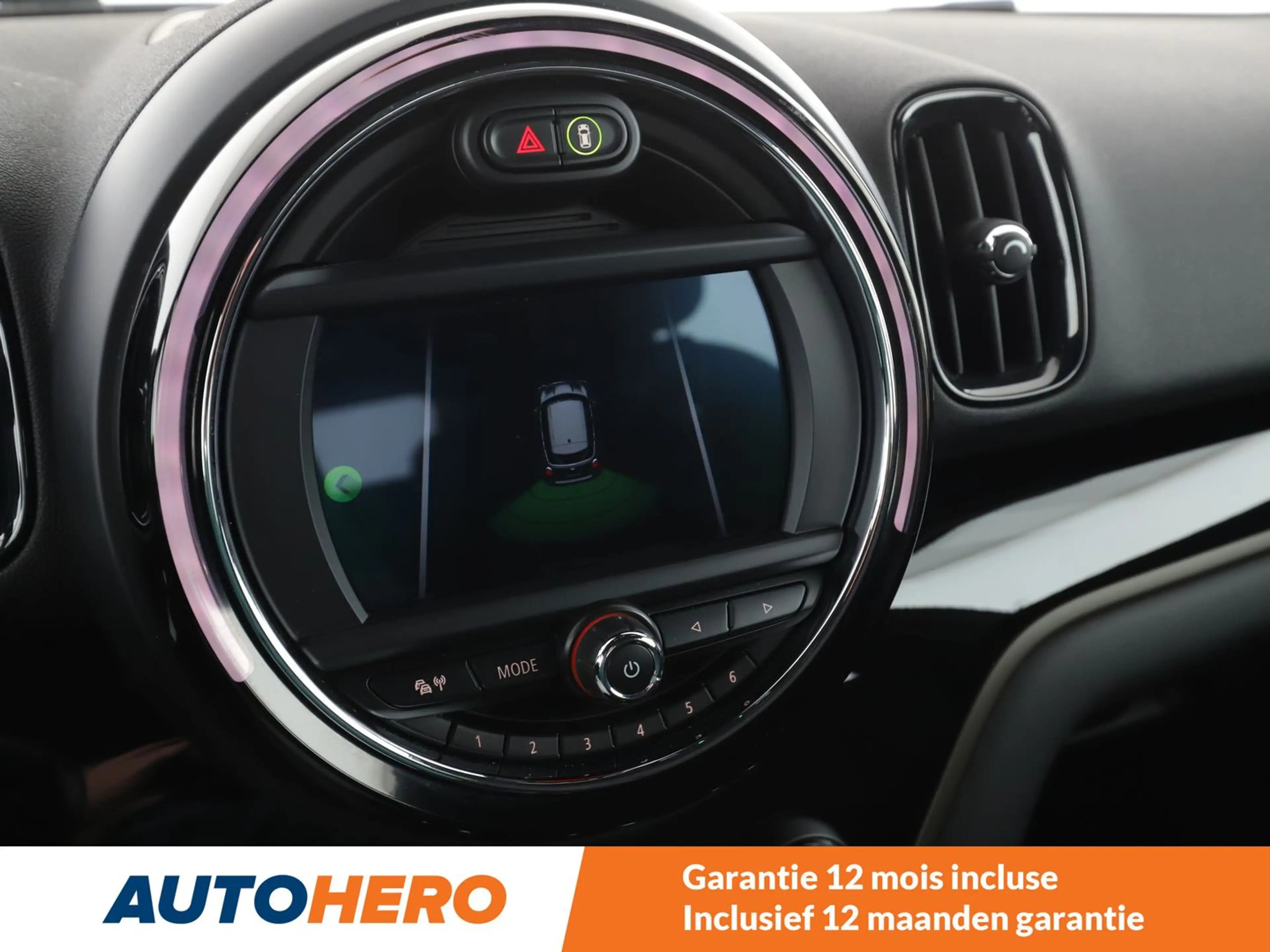 MINI One D Countryman One D — photo 11