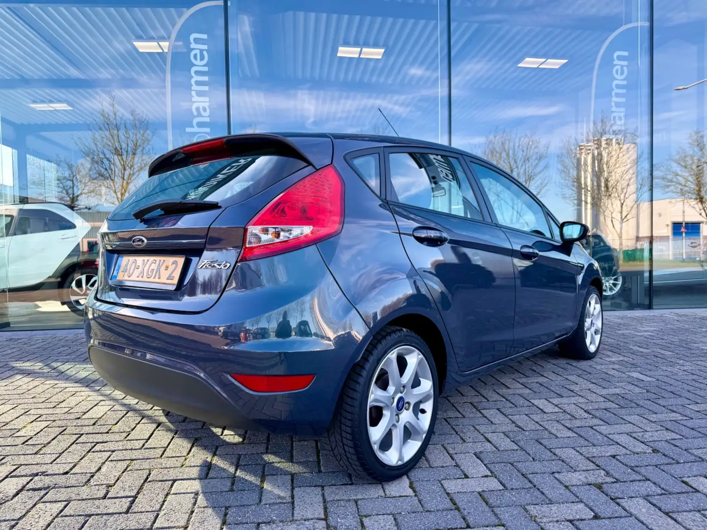 Ford Fiesta 1.4 Titanium 5-deurs, NAP, 1e eigenaar Grau - 2