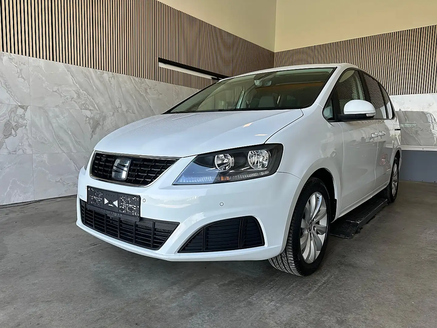 SEAT Alhambra Business 2,0 TDI Anhängevorrichtung, Tempomat, ... Weiß - 1