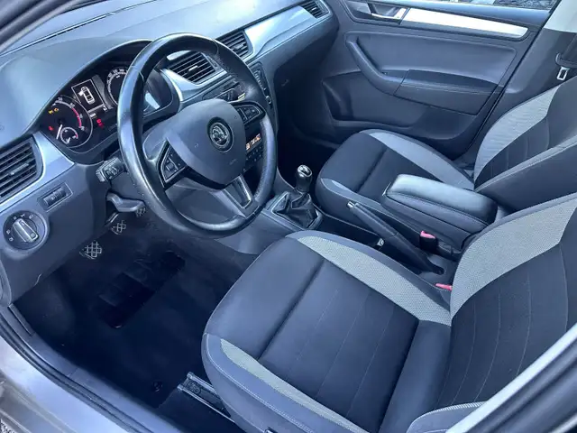 Skoda Rapid view 6