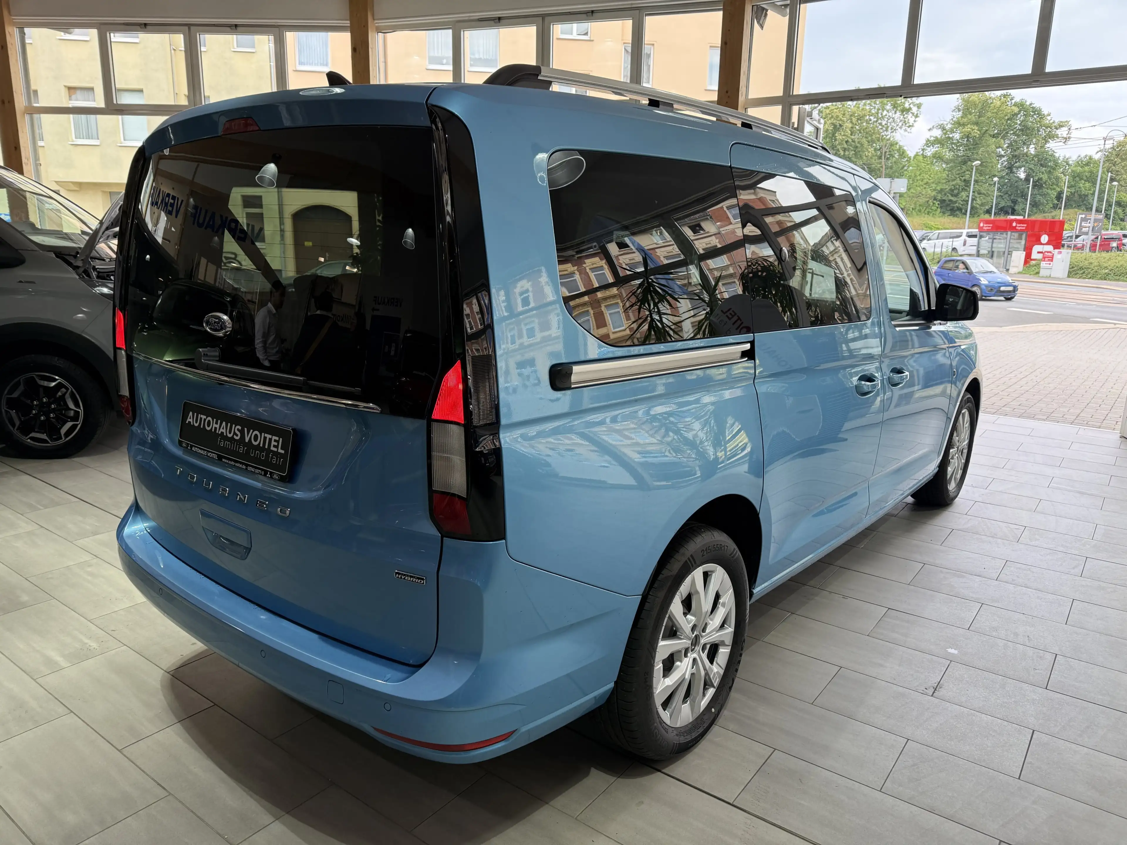 Ford Tourneo Connect Grand Tourneo Connect PHEV Titanium — photo 5