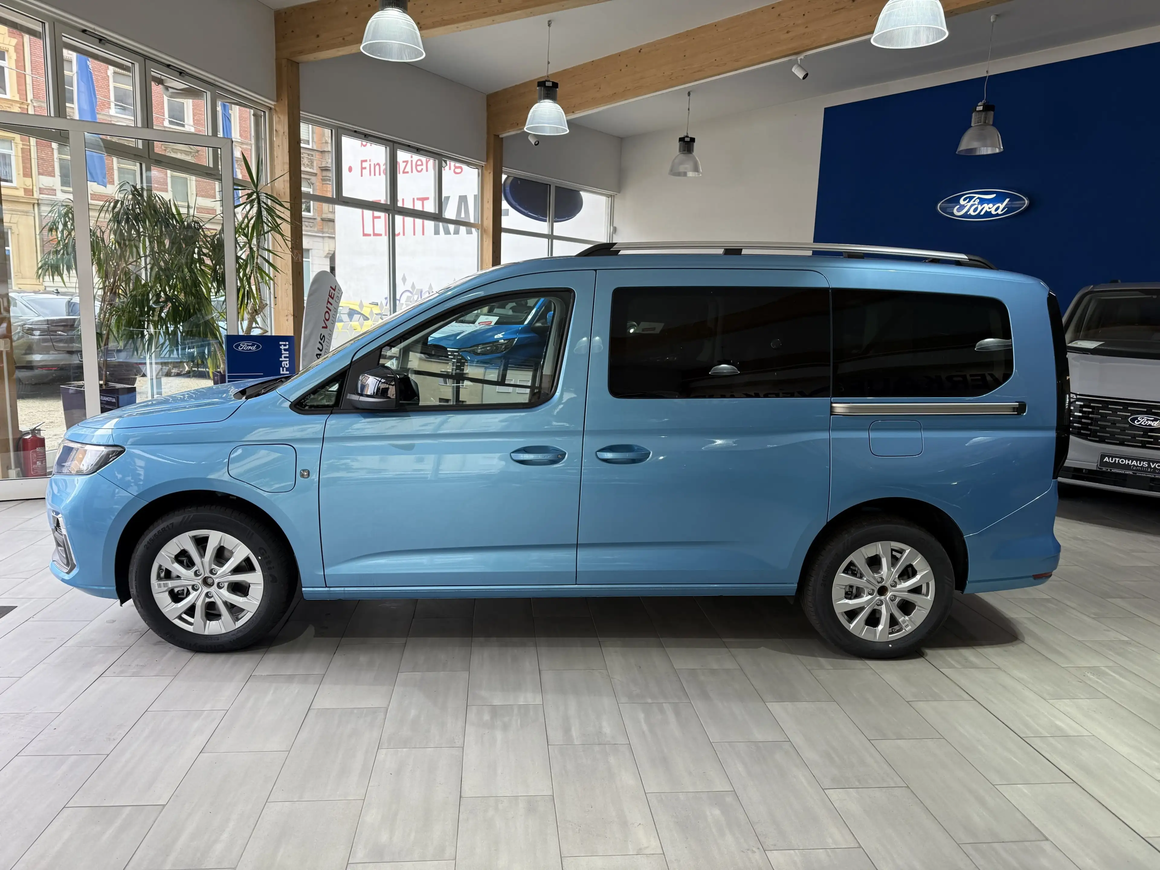 Ford Tourneo Connect Grand Tourneo Connect PHEV Titanium — photo 8
