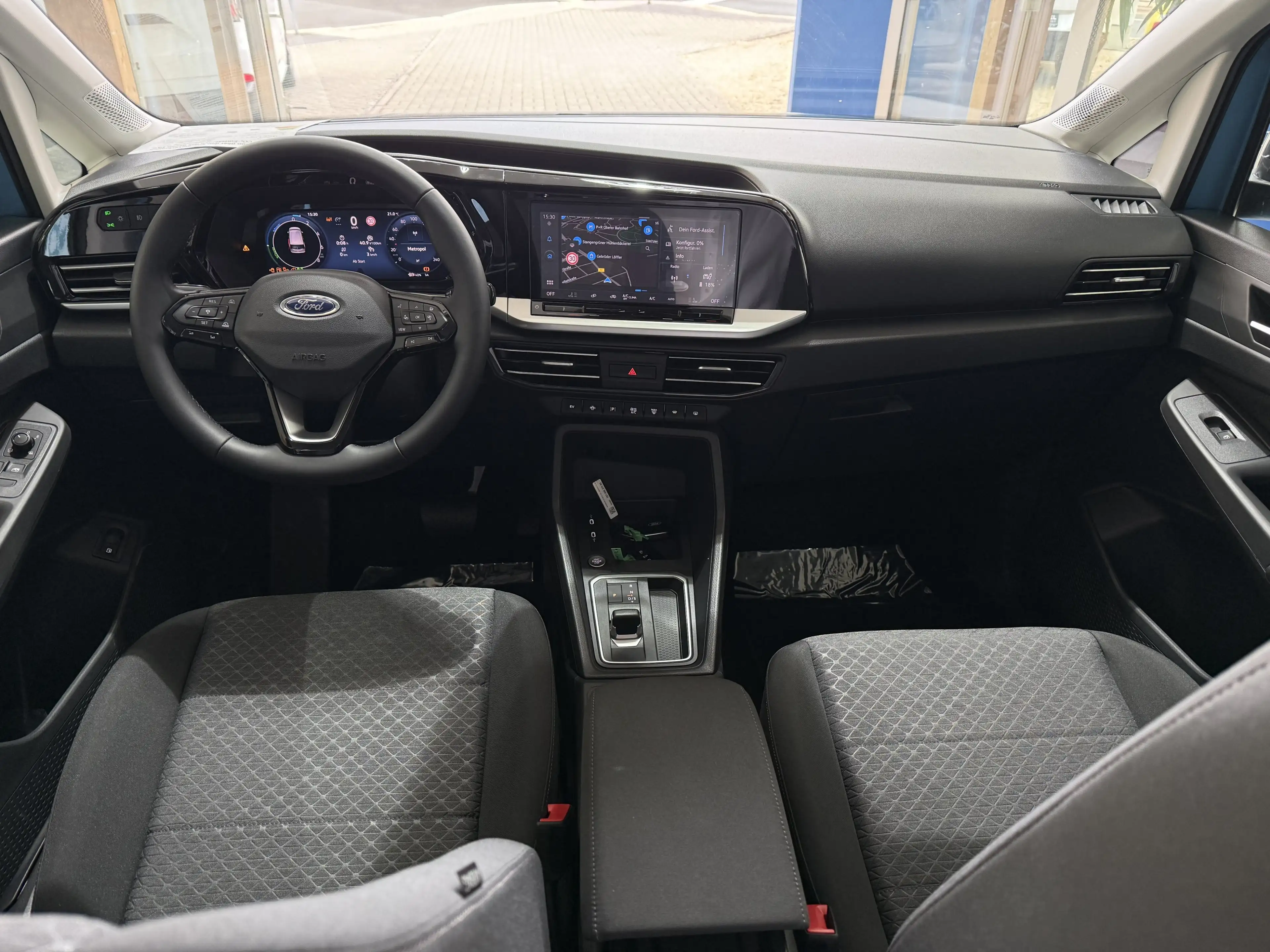 Ford Tourneo Connect Grand Tourneo Connect PHEV Titanium — photo 11