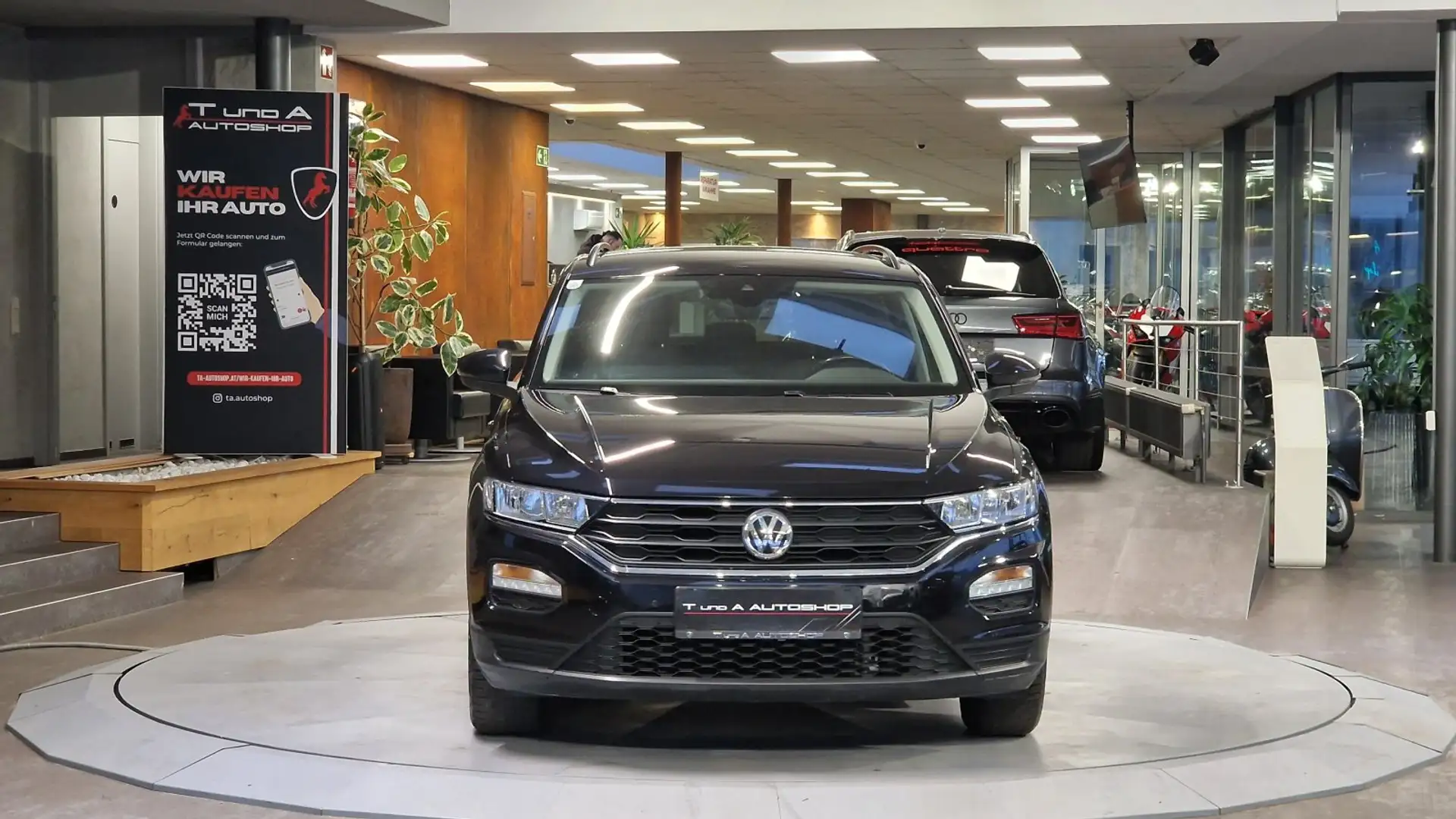Volkswagen T-Roc 1.0 TSI 1-Hand *Carplay*Dachreling*Sitzheizung* Schwarz - 2