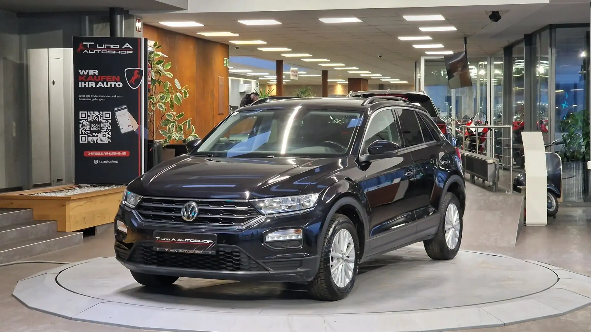 Volkswagen T-Roc 1.0 TSI 1-Hand *Carplay*Dachreling*Sitzheizung* Schwarz - 1