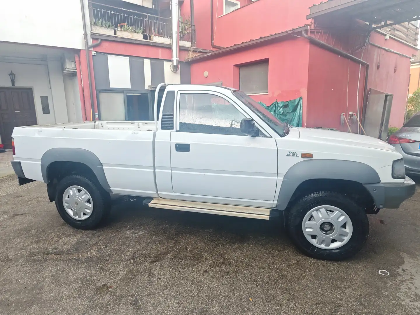 Tata Pick-Up Blanco - 2