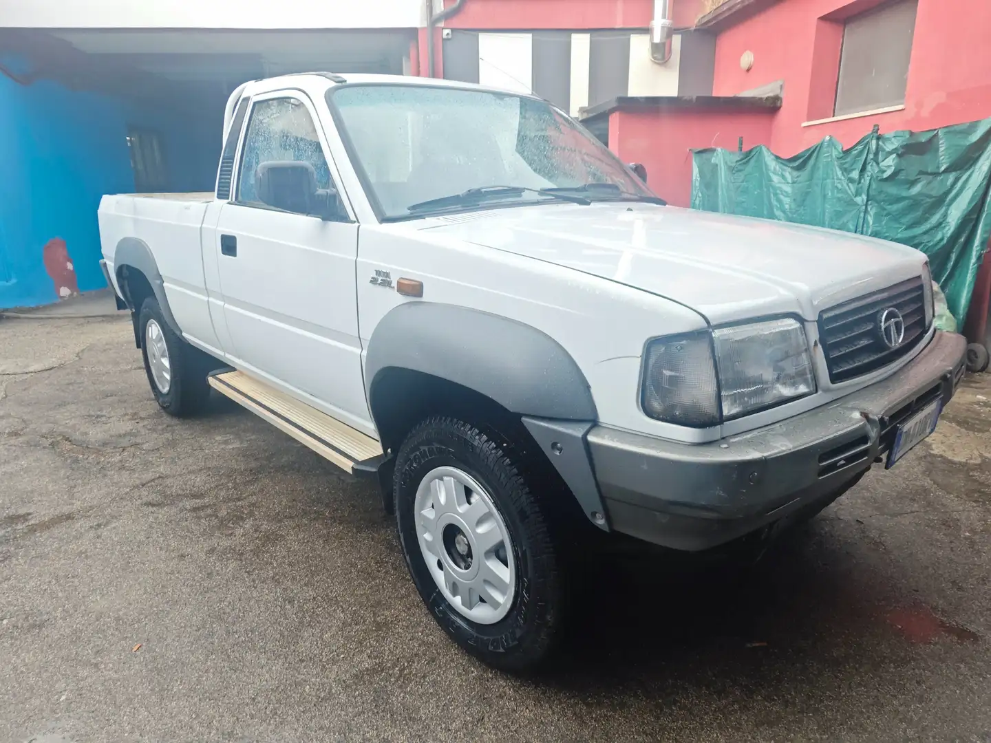 Tata Pick-Up Blanco - 1