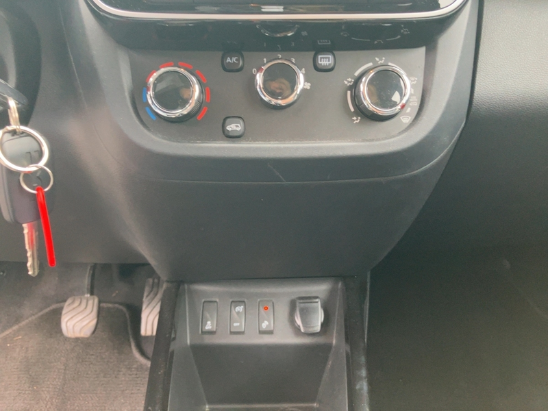 Dacia Spring Electric Essential 45 Rückfahrkamera — photo 14