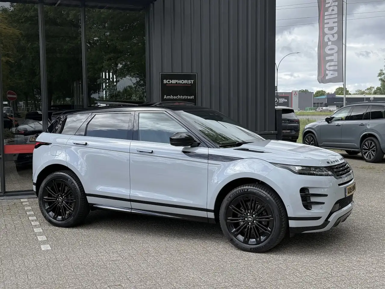 Land Rover Range Rover Evoque 2026 — фото 7