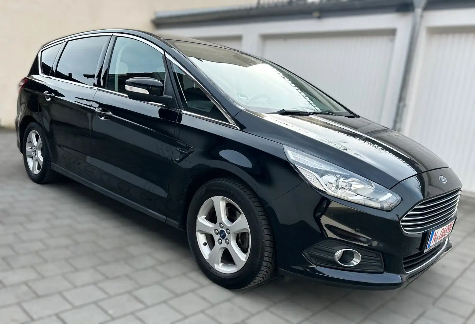 Ford S-Max S-MAX*4x4 AWD*TITANIUM*1 HAND* Schwarz - 1