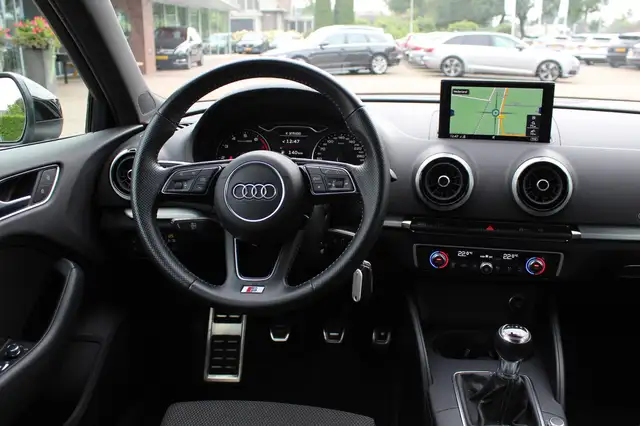 Audi A3 view 9