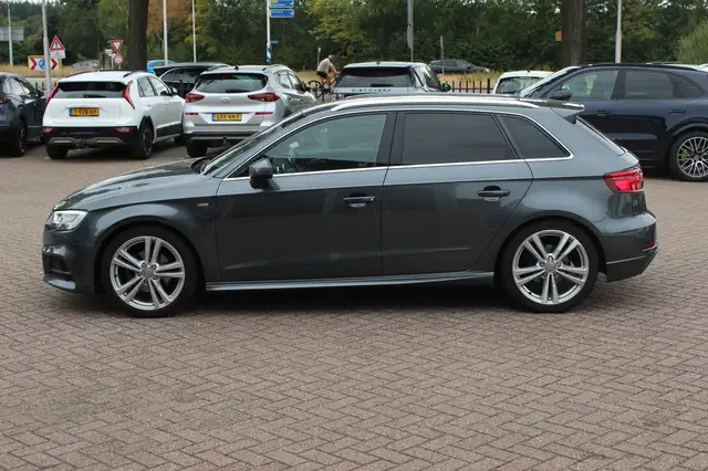 Audi A3 view 7
