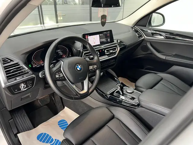 BMW X4 view 13