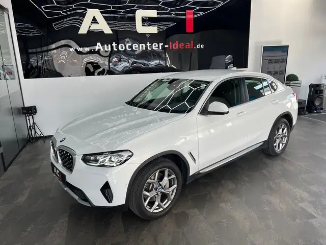 BMW X4 view 4