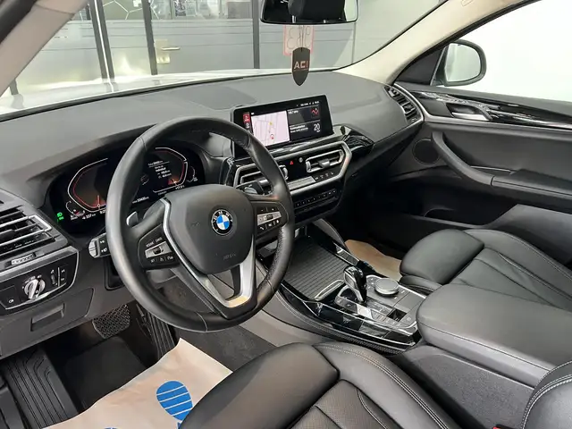 BMW X4 view 14