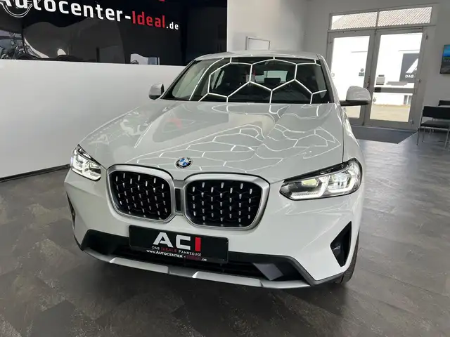 BMW X4 view 10