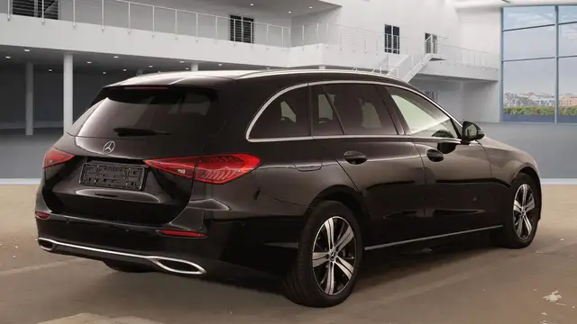 Mercedes-Benz C-Class view 7