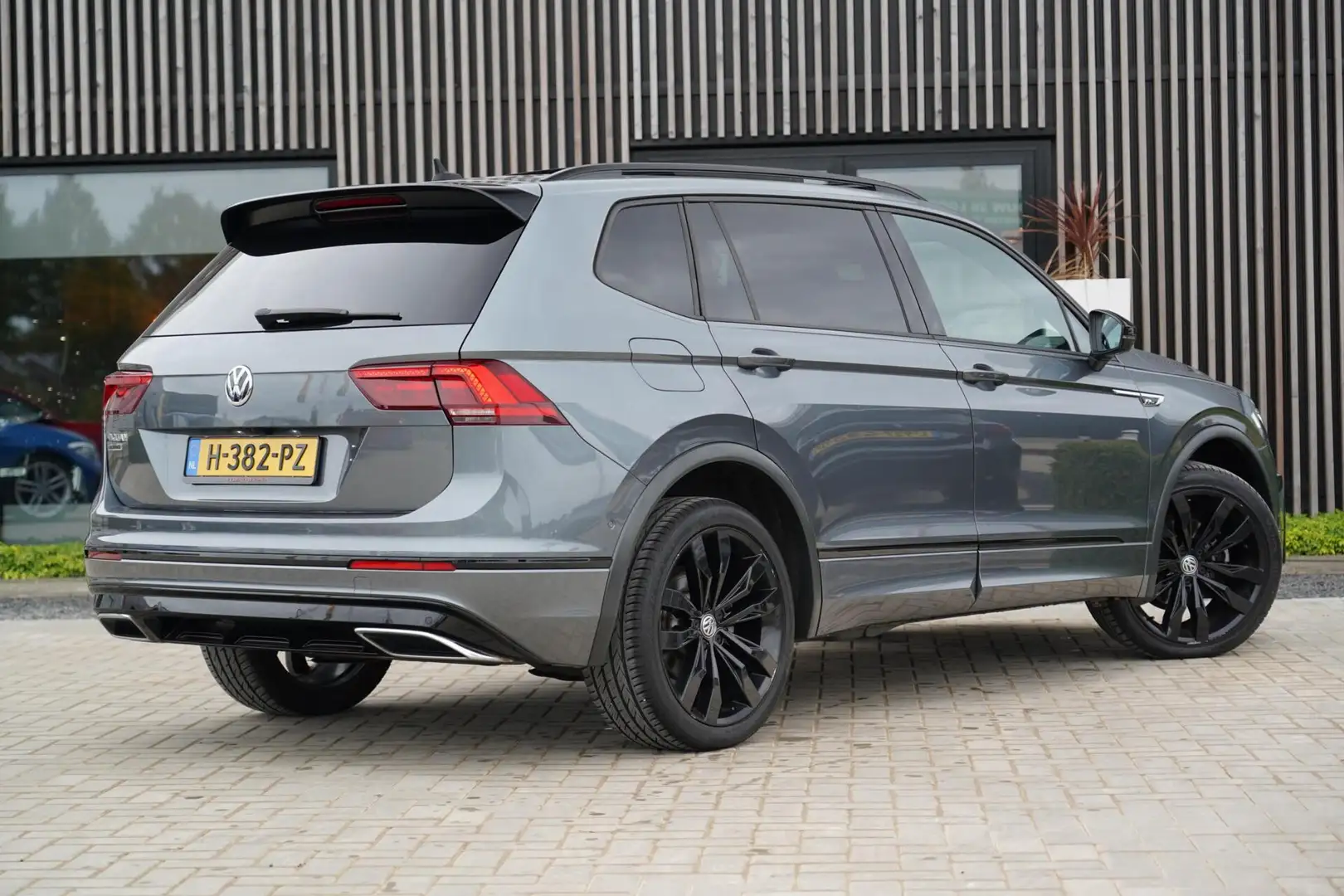 Volkswagen Tiguan Allspace 1.5 TSI Highline Business R 7p. | Origineel Nederl Grijs - 2