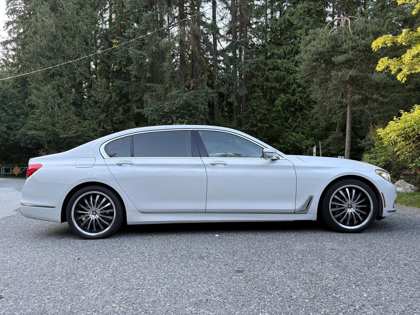 2016 BMW 7 Series 4dr Sdn 750Li xDrive AWD 4.4L 8 cyl alt 5