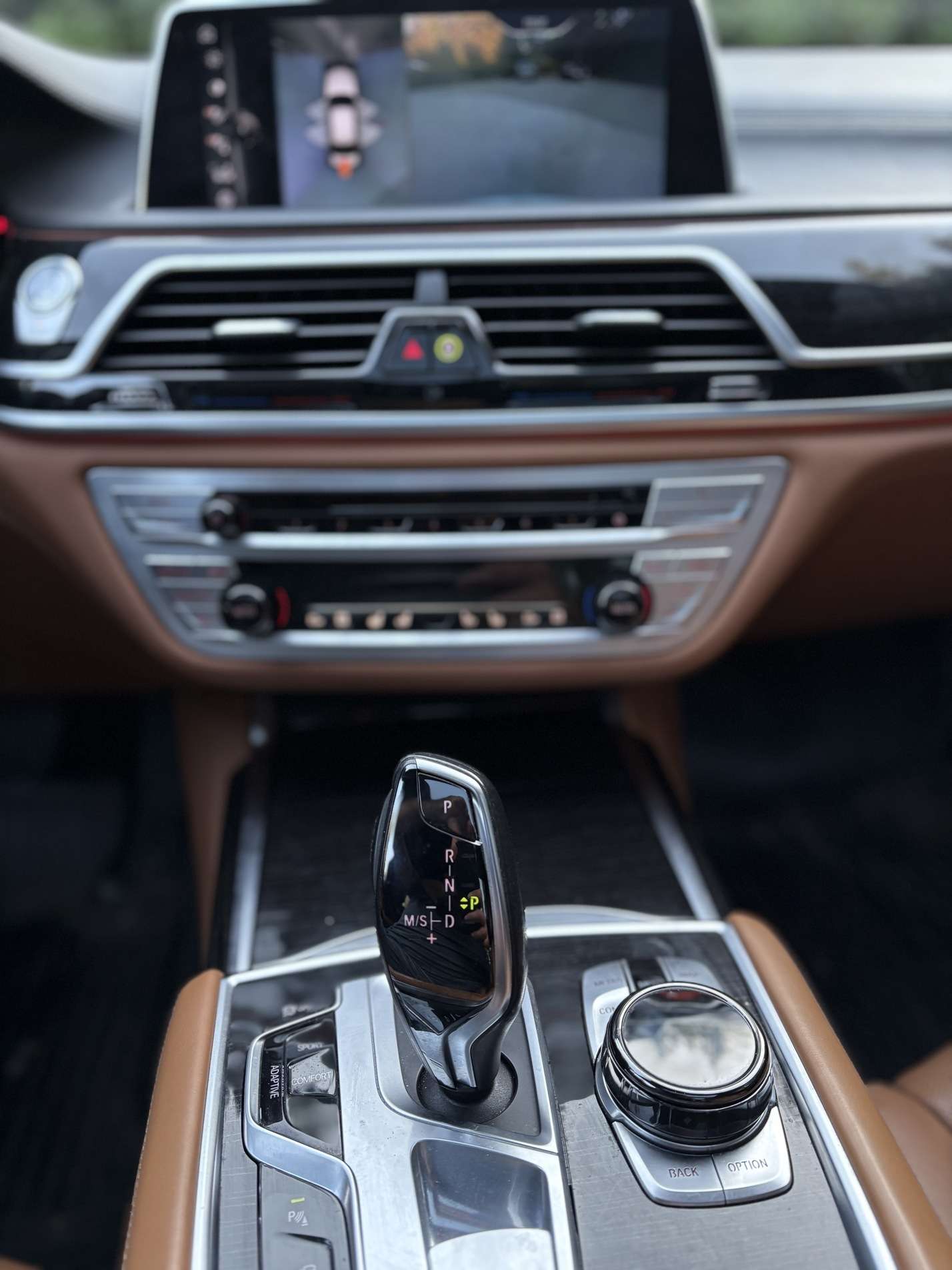 2016 BMW 7 Series 4dr Sdn 750Li xDrive AWD 4.4L 8 cyl thumb 11