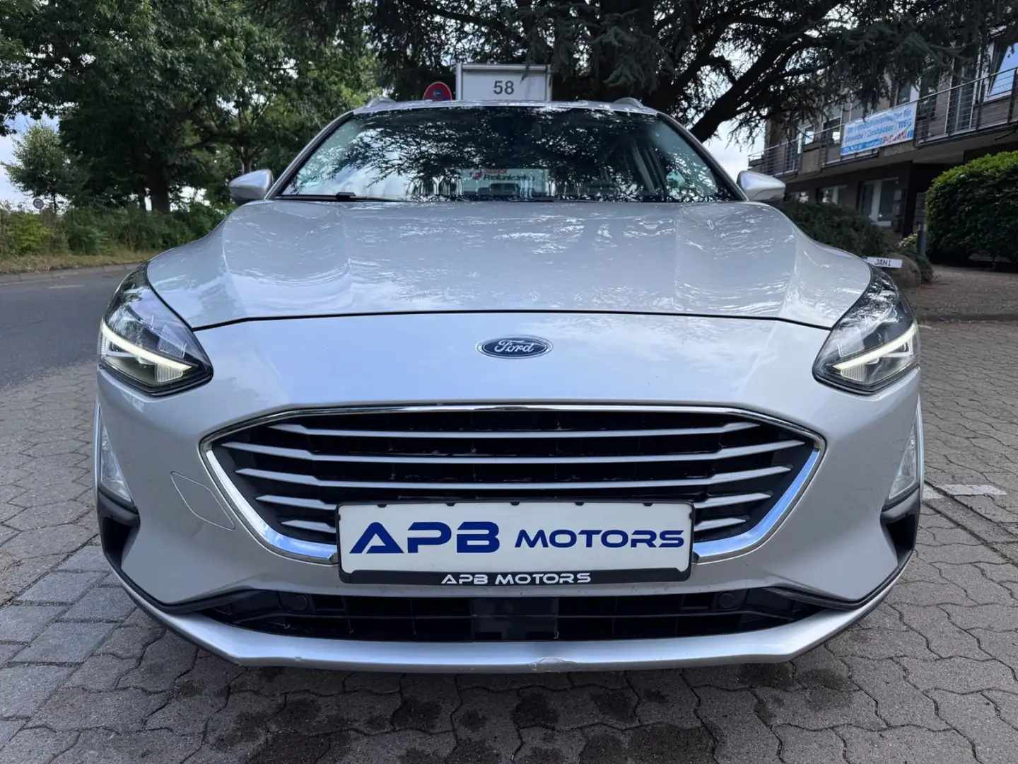 Ford Focus FORD FOCUS TURNIER LED WINTER+SPUR-PAKET PDC GRA Plateado - 2