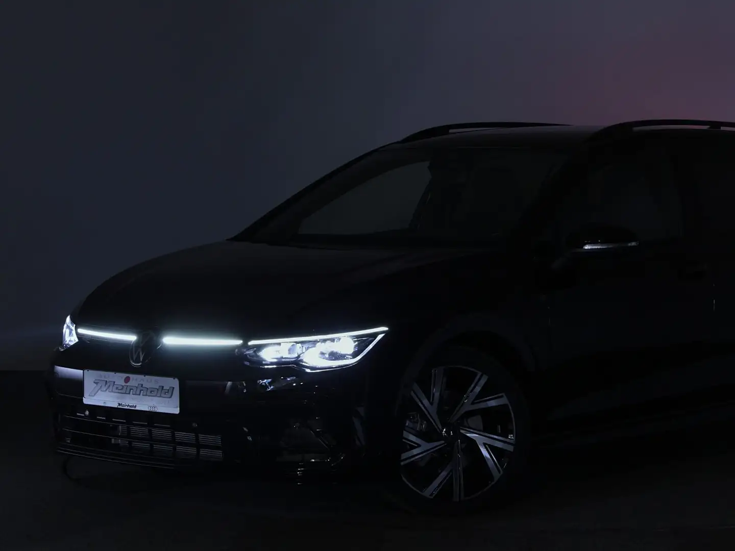 Volkswagen Golf Variant 2.0 TDI DSG R-Line Black Style, 18" Noir - 2