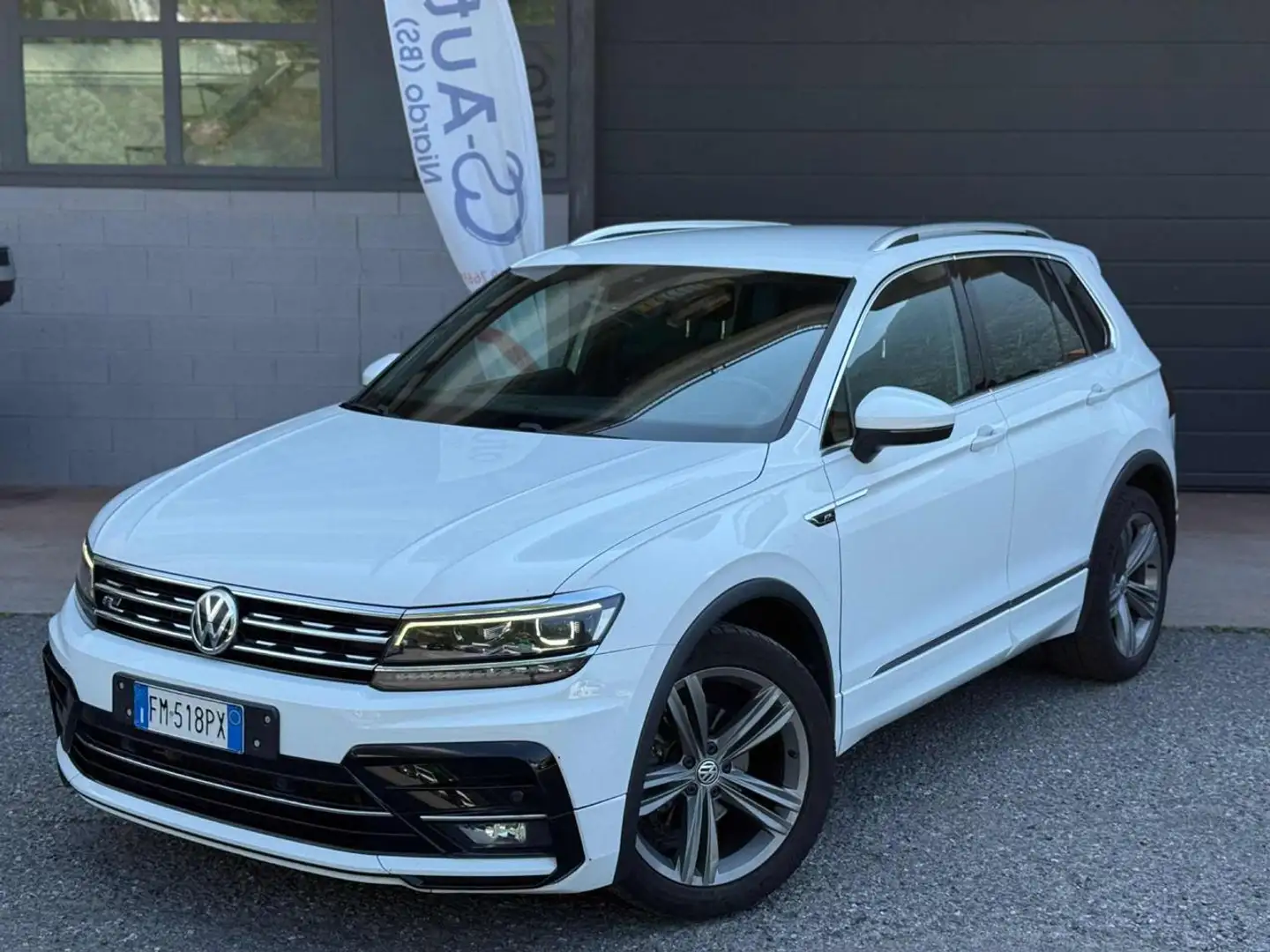 Volkswagen Tiguan 2.0 TDI 4MOTION R-LINE Weiß - 1