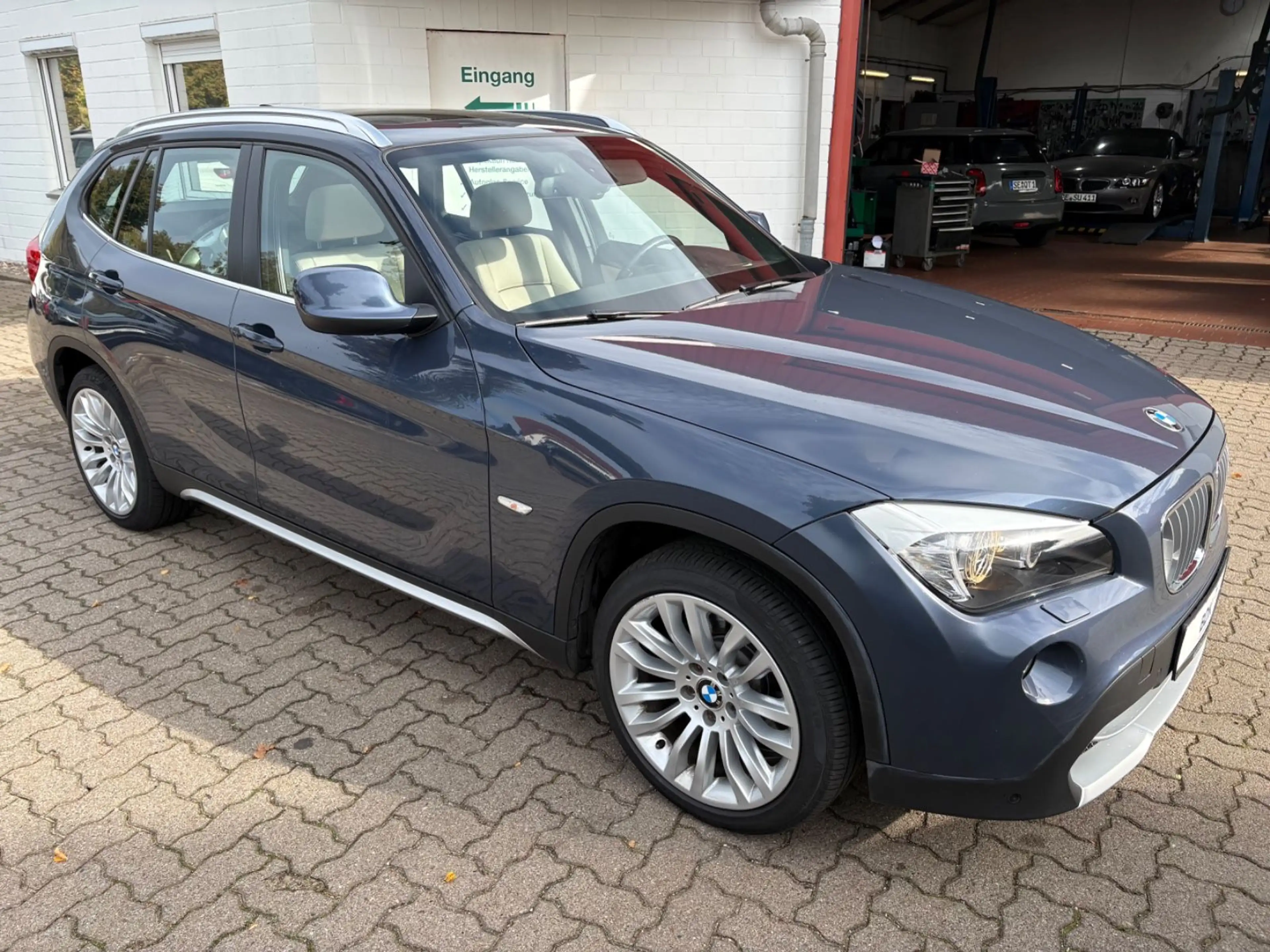 BMW X1 xDrive 23 d/1HAND/PANO/NAVI/SHZ/LEDER/S+W — photo 4