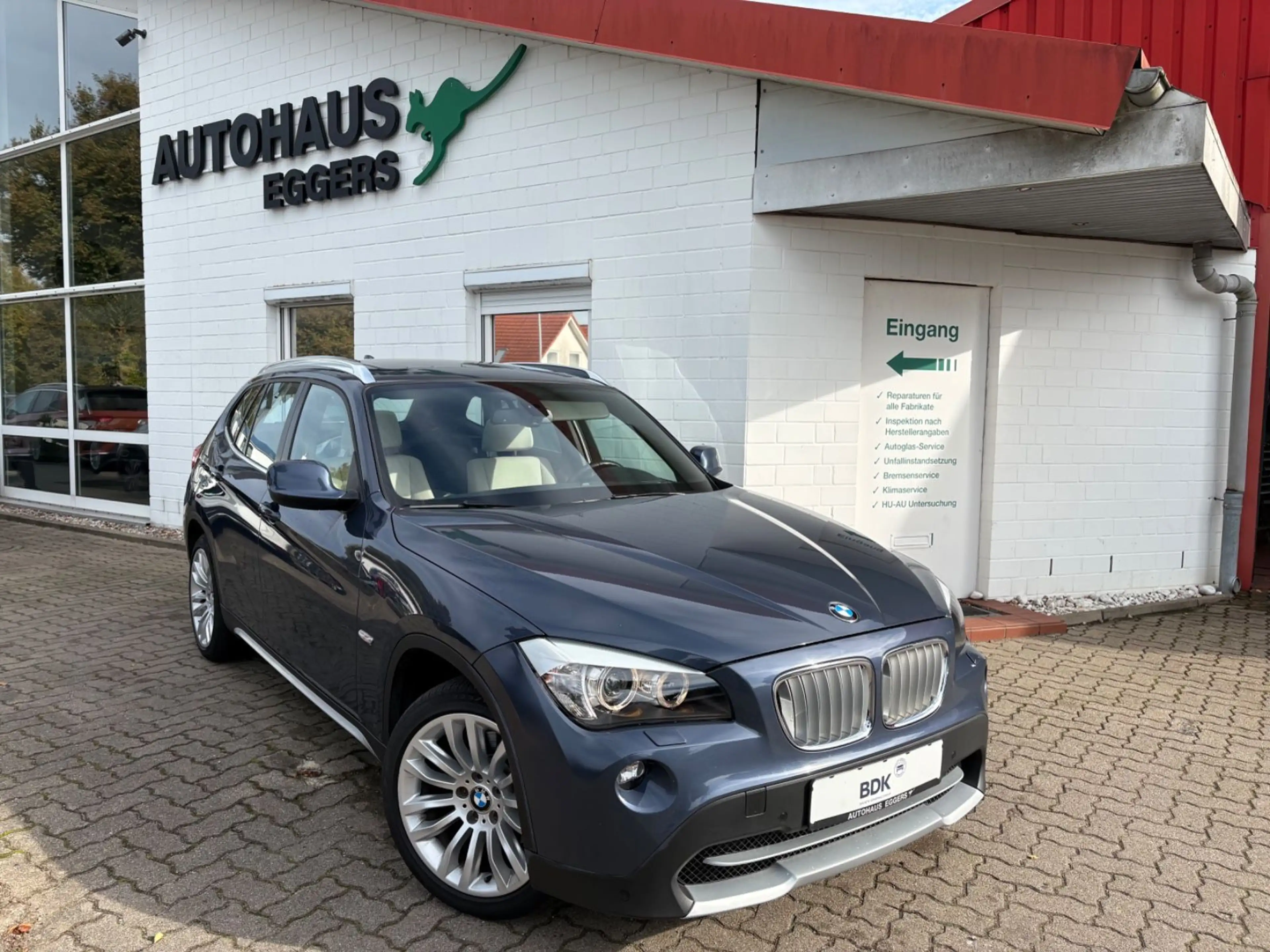 BMW X1 xDrive 23 d/1HAND/PANO/NAVI/SHZ/LEDER/S+W