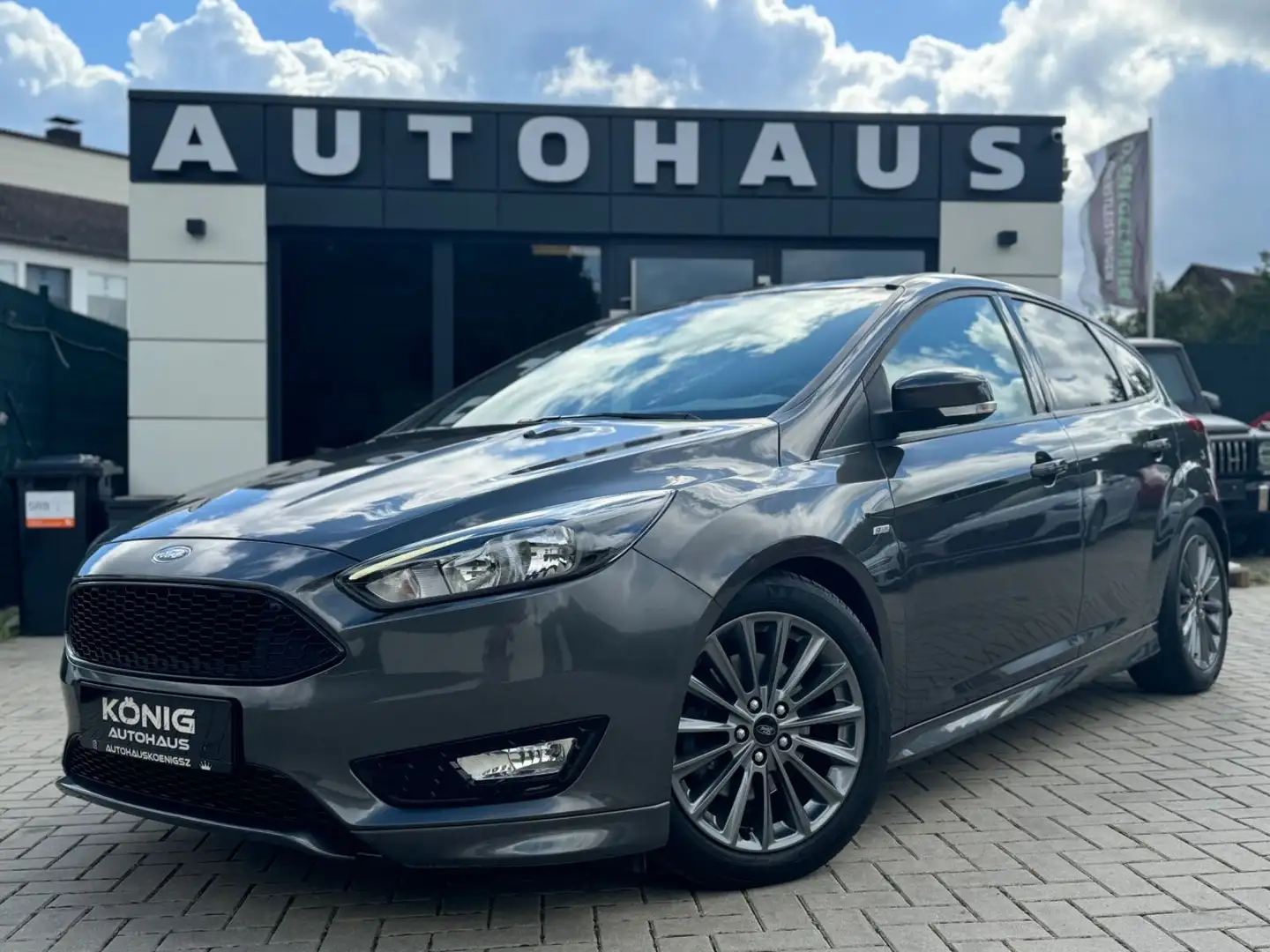 Ford Focus Lim. ST-Line*SYNC*LED*KEYLESS* Gris - 1