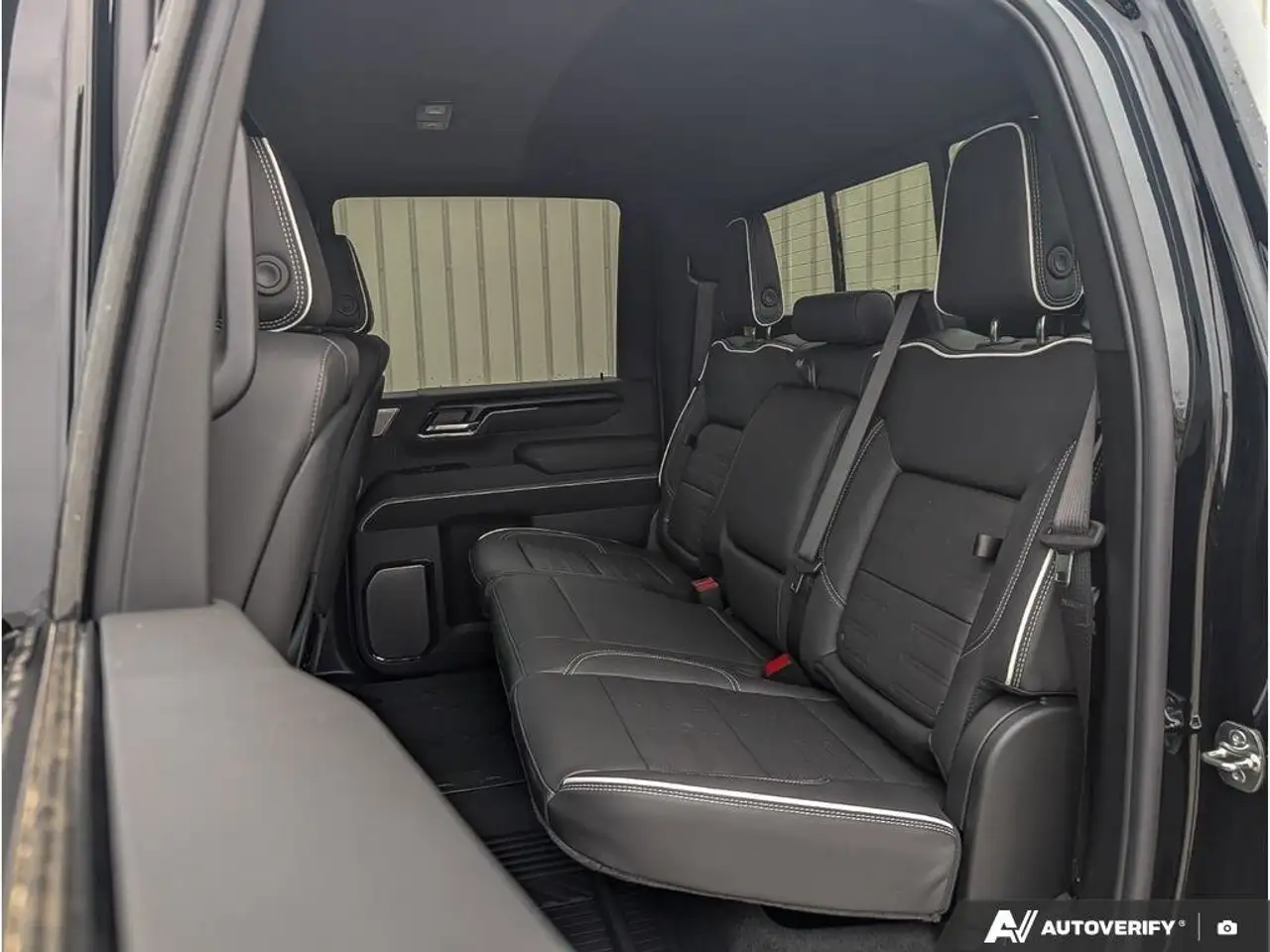 GMC Sierra 2500HD снимка GMC Sierra 2500HD