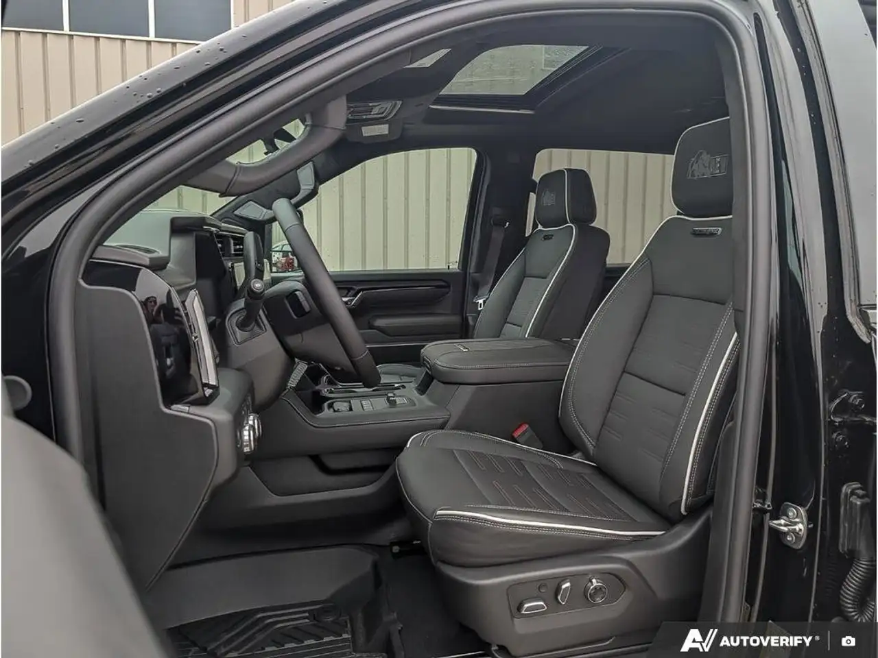 GMC Sierra 2500HD снимка GMC Sierra 2500HD