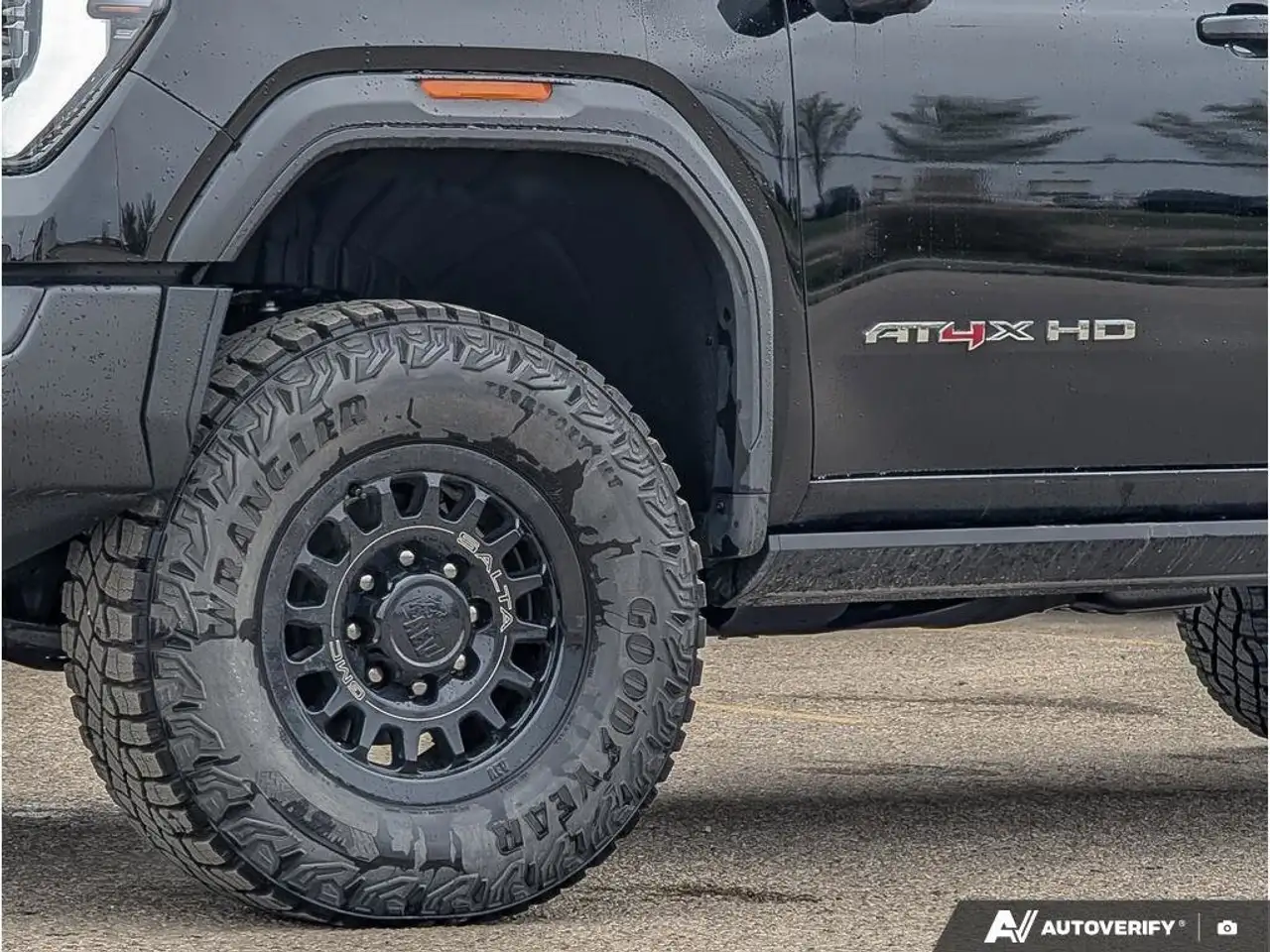 GMC Sierra 2500HD снимка GMC Sierra 2500HD