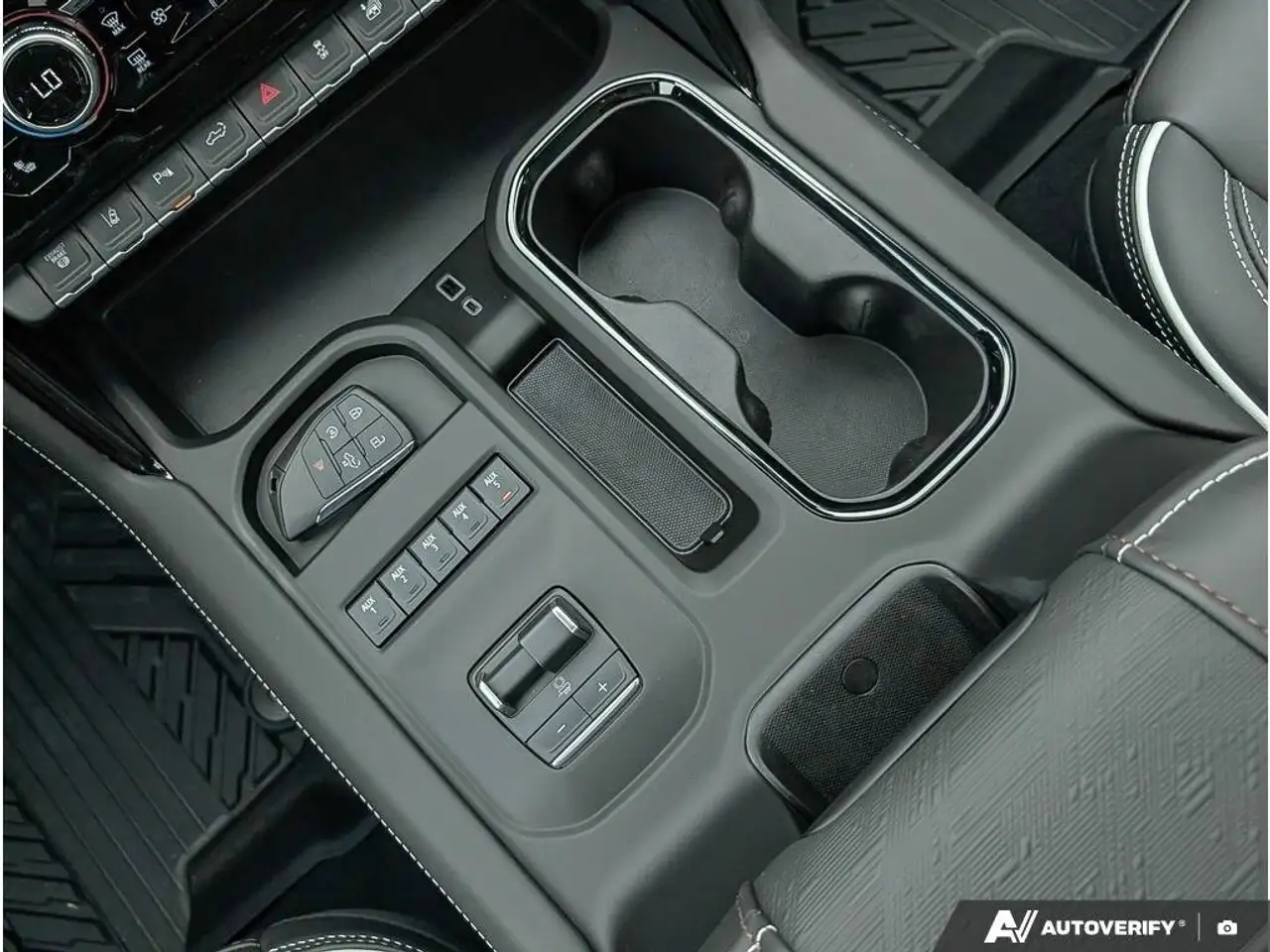 GMC Sierra 2500HD снимка GMC Sierra 2500HD