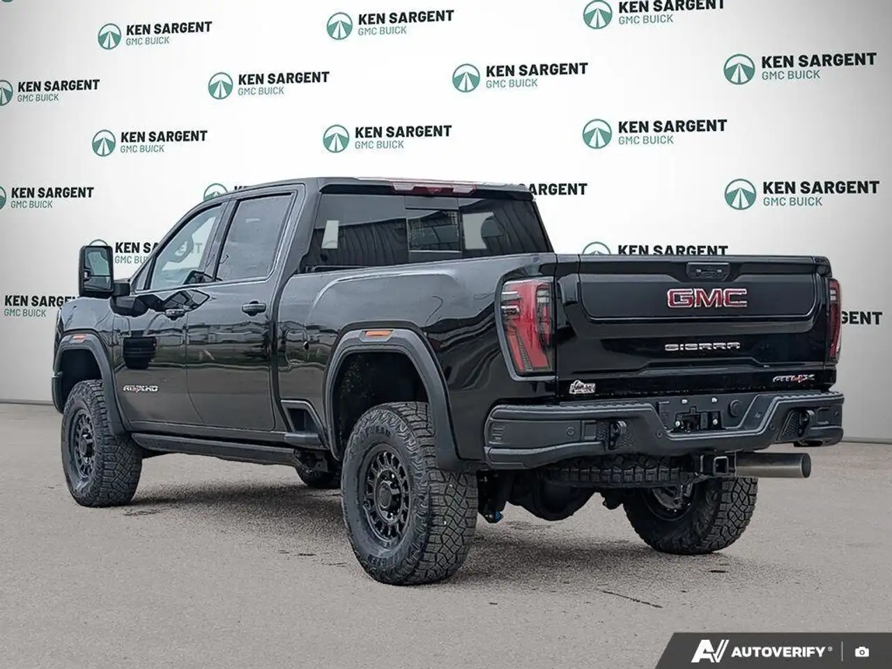 GMC Sierra 2500HD снимка GMC Sierra 2500HD