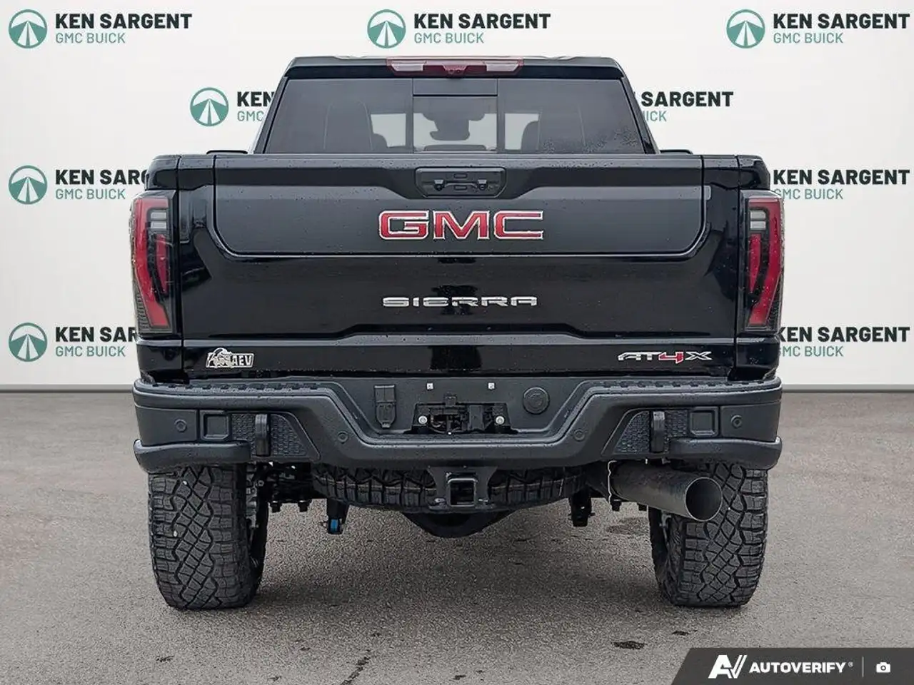 GMC Sierra 2500HD снимка GMC Sierra 2500HD
