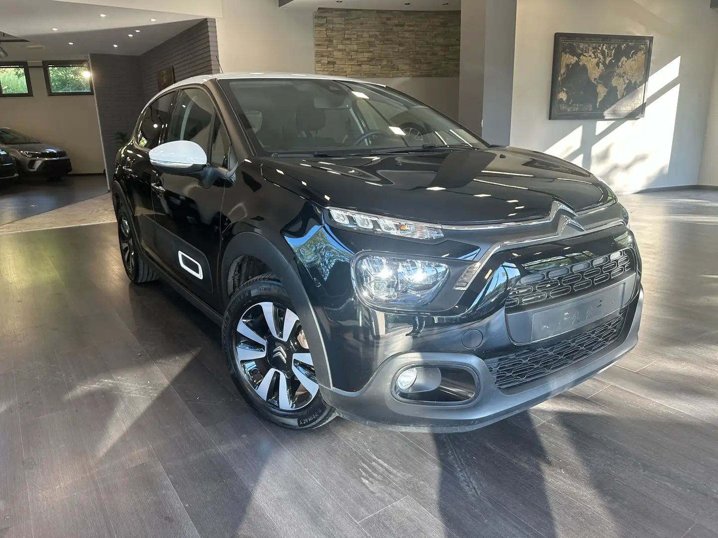 Citroen C3 1.2 puretech Shine s Nero - 1