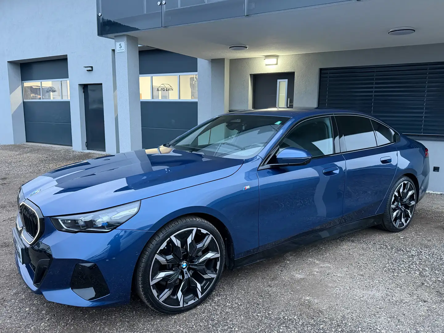 BMW 520 d *21ZOLL*Head-UP*KEYLESS-ENTRY&GO* Blau - 2
