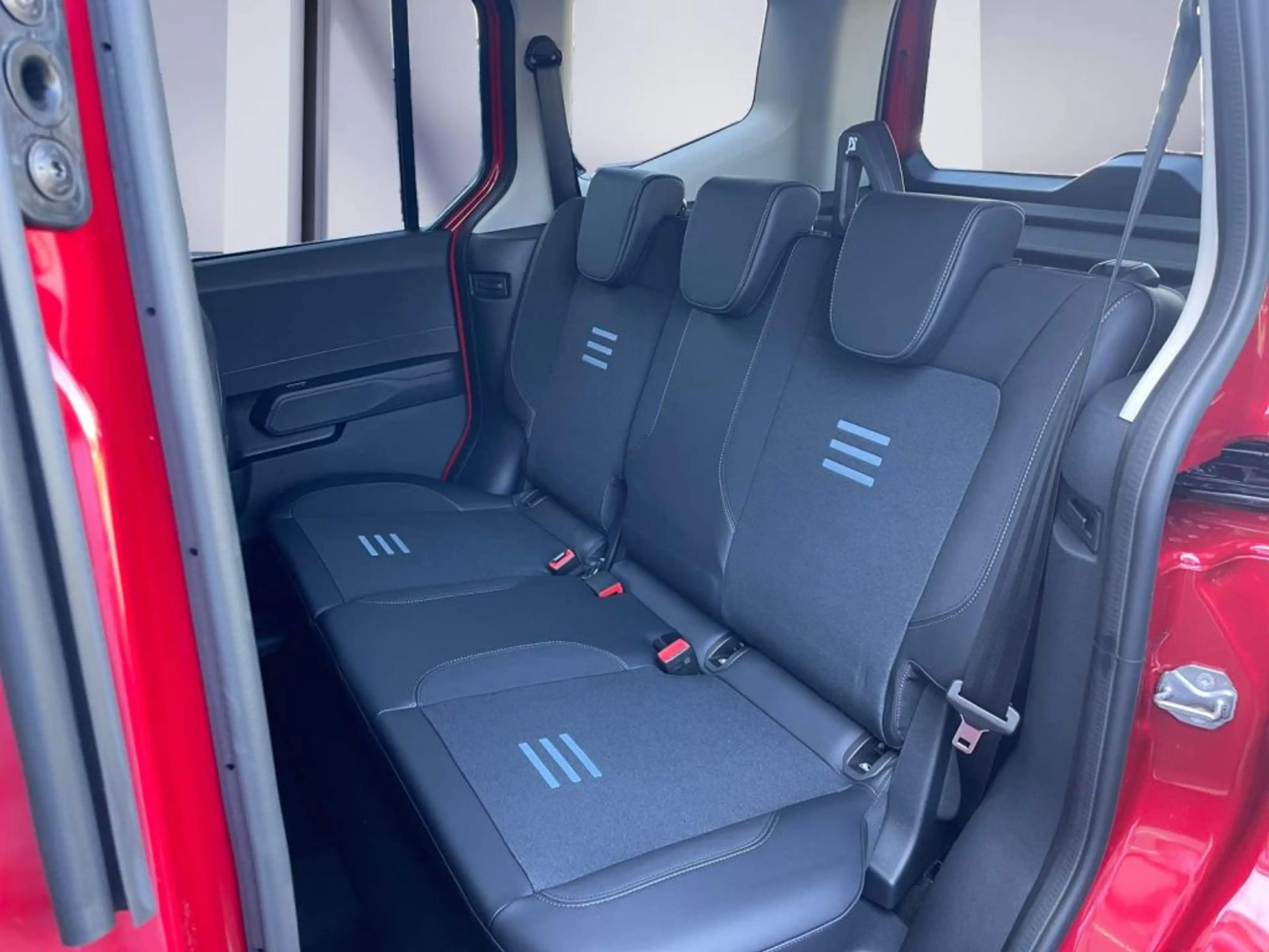 Ford Tourneo Courier ACTIVE 1.0 Aut. *Winter-Pk*LED-TFL* — photo 9