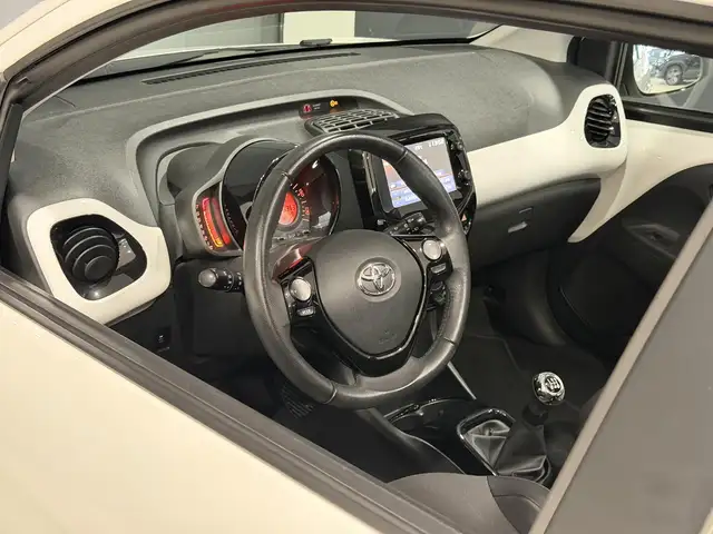 Toyota Aygo view 3