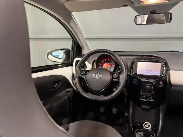 Toyota Aygo view 9