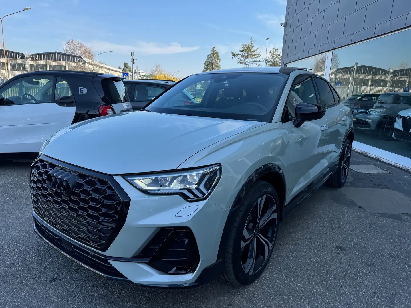 Audi Q3 Sportback 40 TDI Iden. Black S-Line Quattro KM.0 Argento - 1