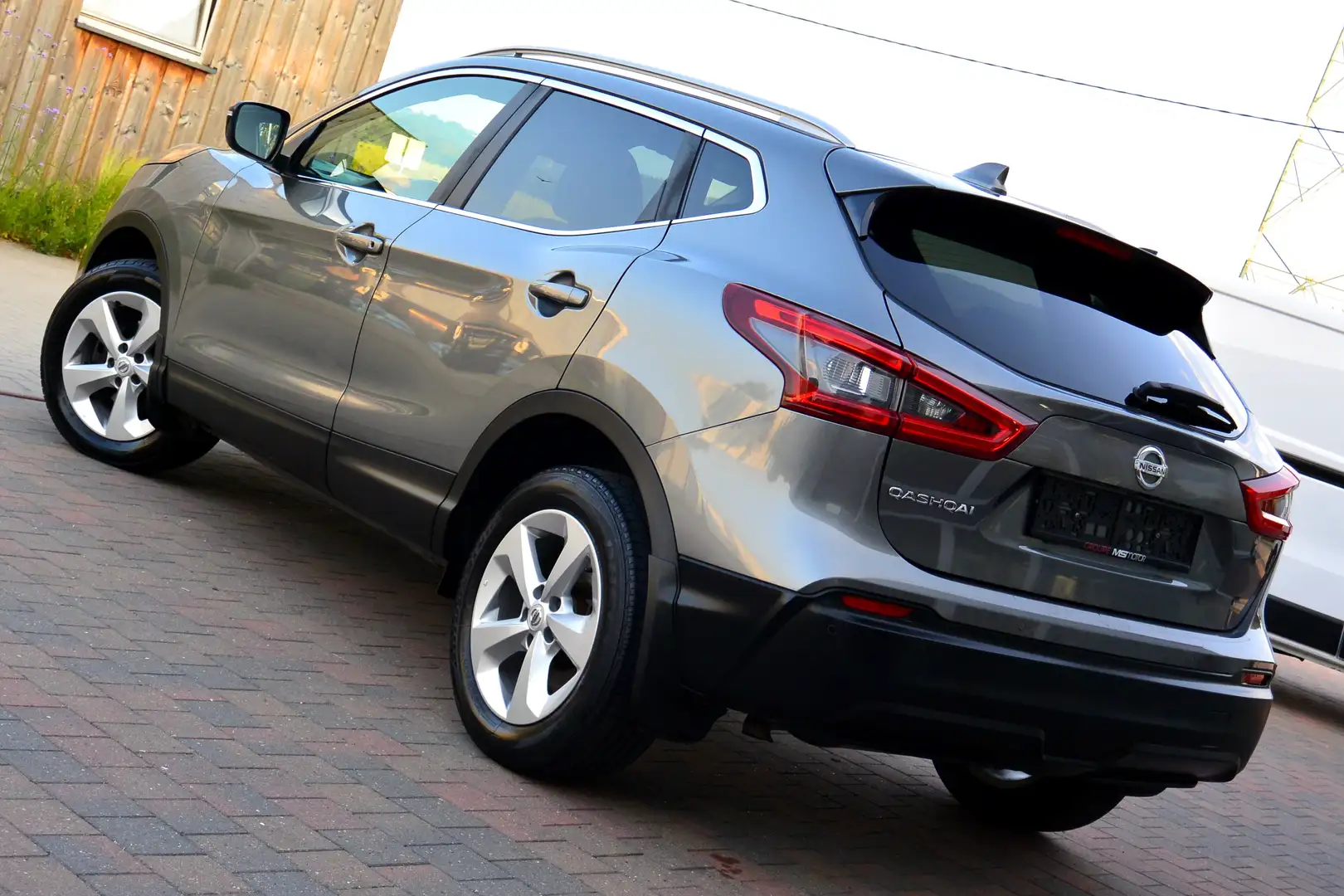 Nissan Qashqai 1.2 New Tekna *BT.AUTO*T.PANO*CAMERA*NAVI*GARANTIE Gris - 2