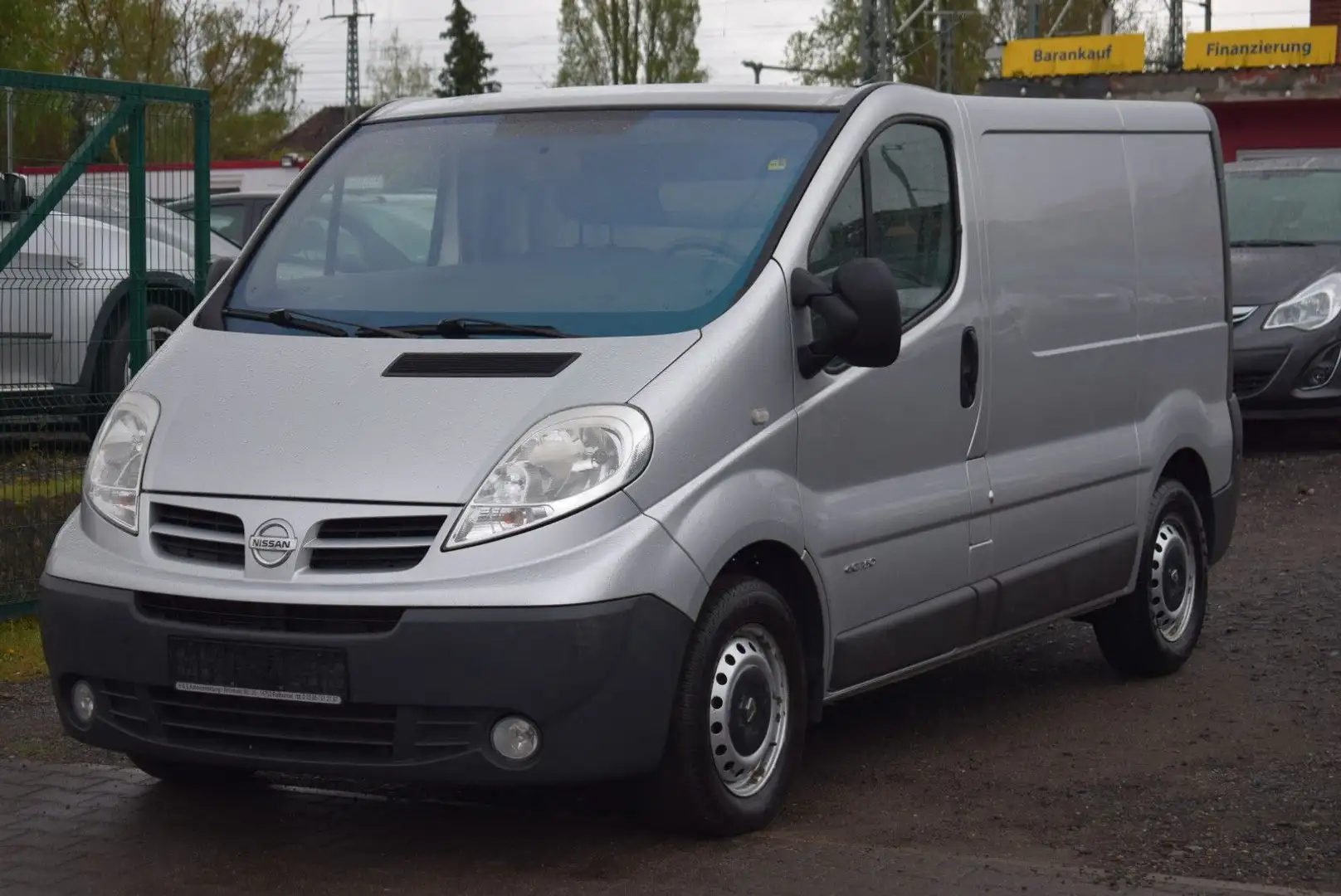 Nissan Primastar Kasten L1H1 2.7t 145 PS Stříbrná - 2