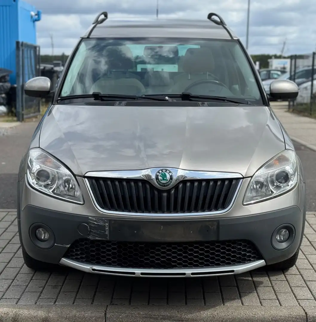 Skoda Roomster 1.2TSI DSG Comfort Top gepflegt Panorama TÜV Beżowy - 2