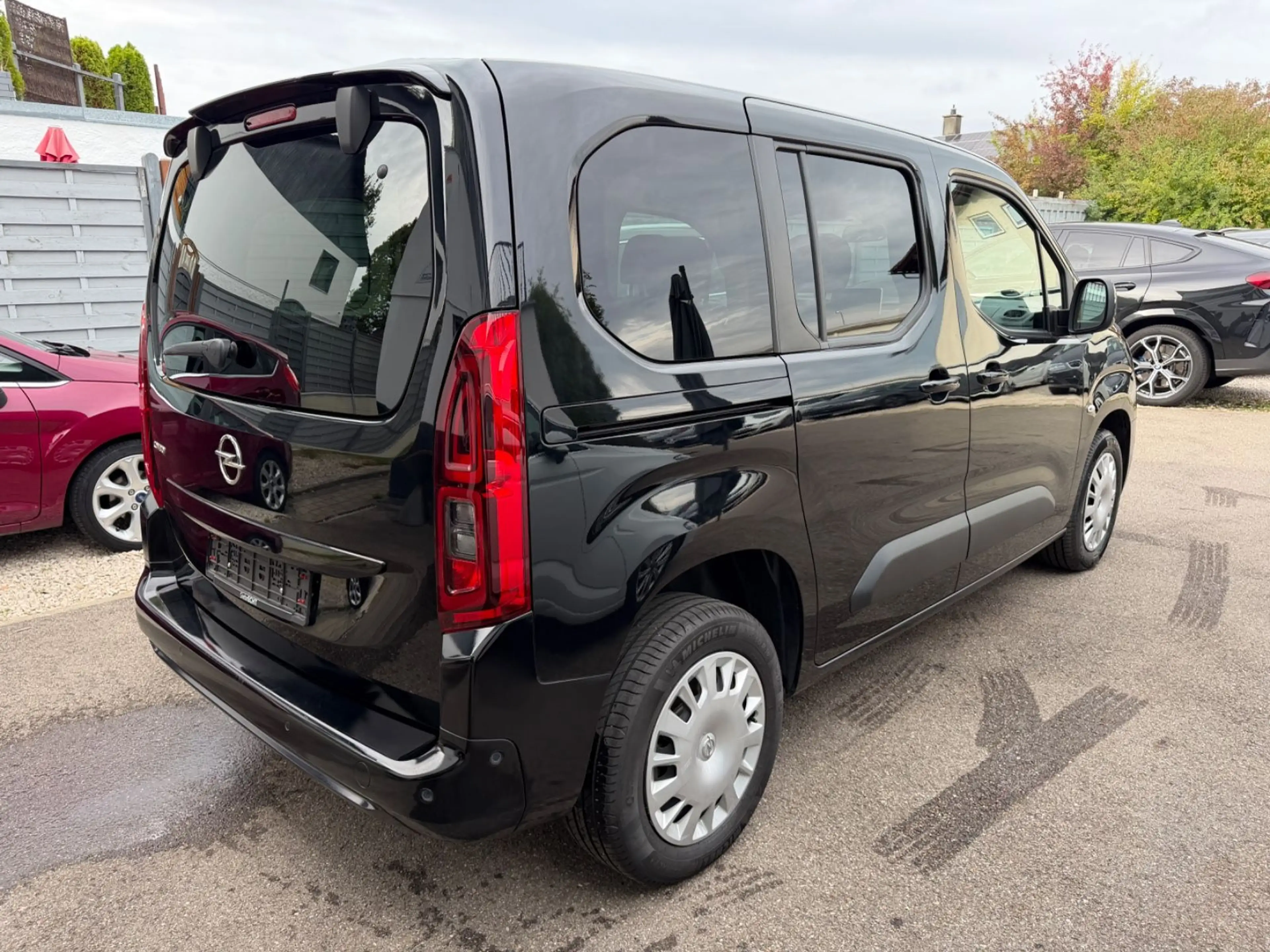 Opel Combo Life E NAVI/LED/7Sitzer/1.Hd — photo 3