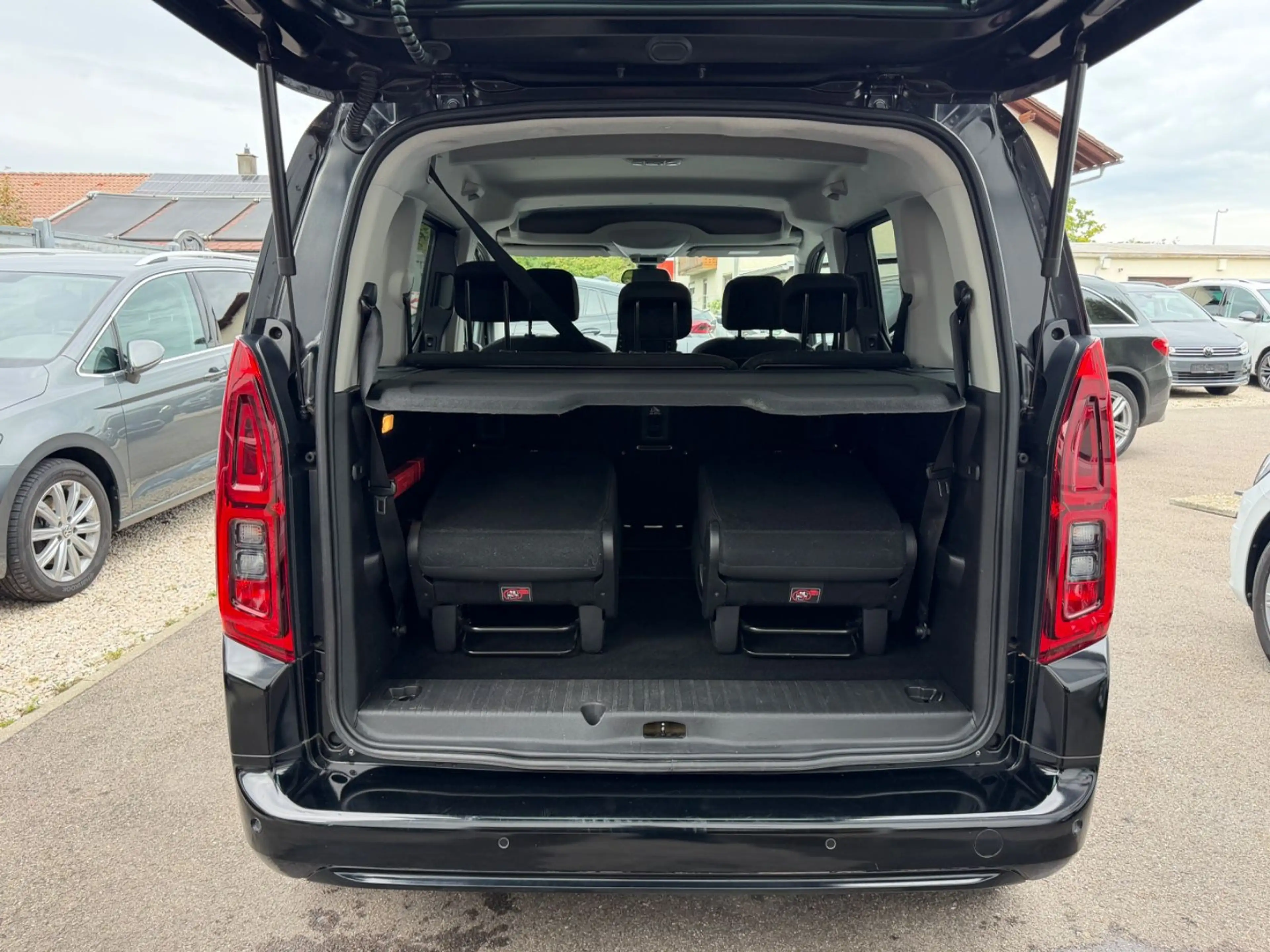 Opel Combo Life E NAVI/LED/7Sitzer/1.Hd — photo 14
