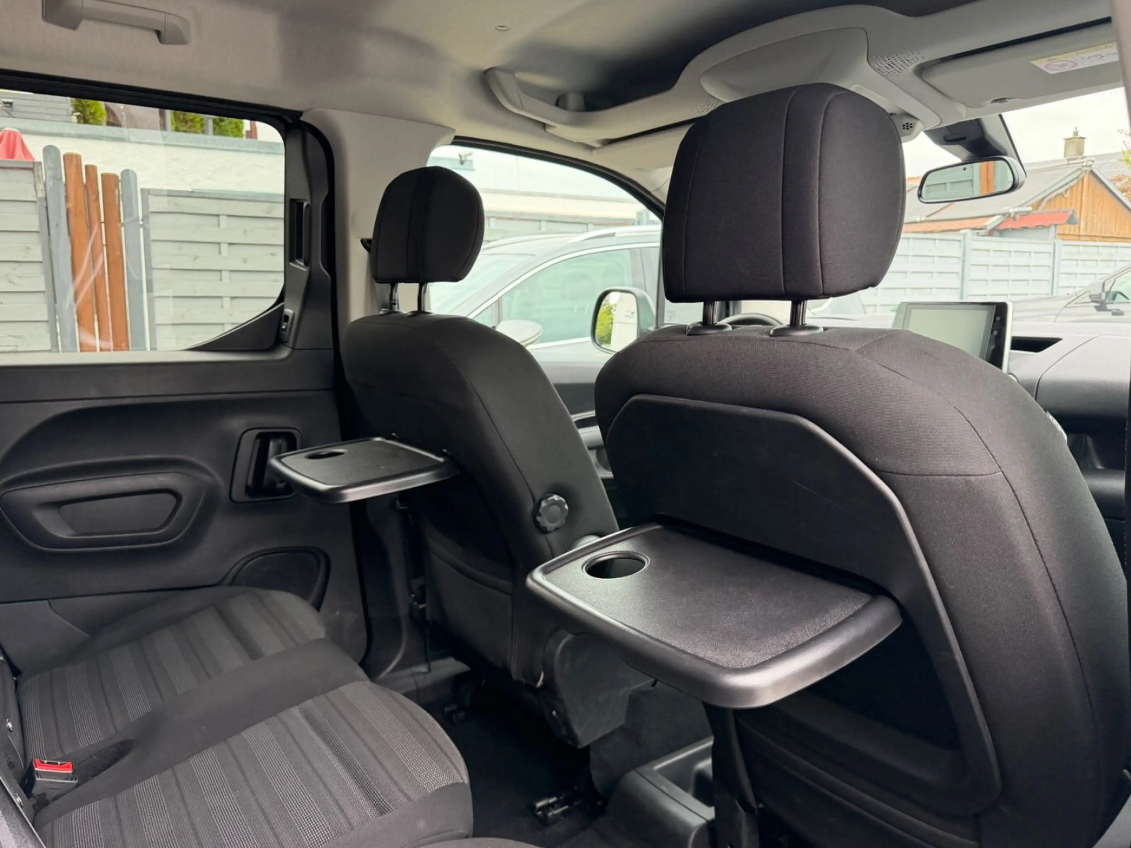 Opel Combo Life E NAVI/LED/7Sitzer/1.Hd — photo 9
