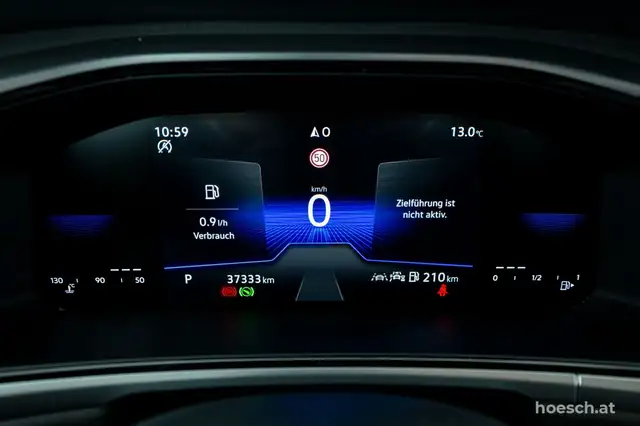 Volkswagen T-Roc view 10