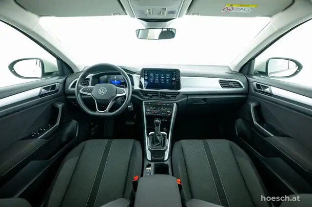 Volkswagen T-Roc view 5
